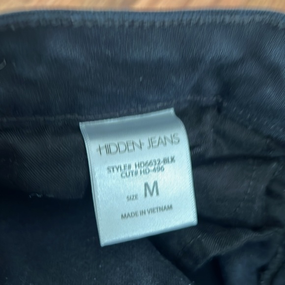 HIDDEN BLACK BERMUDA SHORTS - Picture 5 of 6